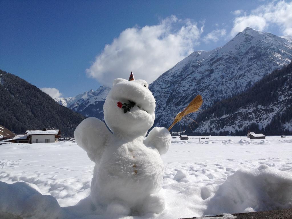 Gasthof Baren Otel Holzgau Dış mekan fotoğraf