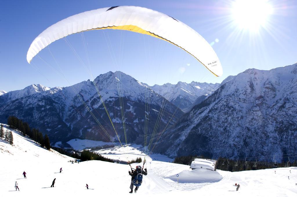 Gasthof Baren Otel Holzgau Dış mekan fotoğraf