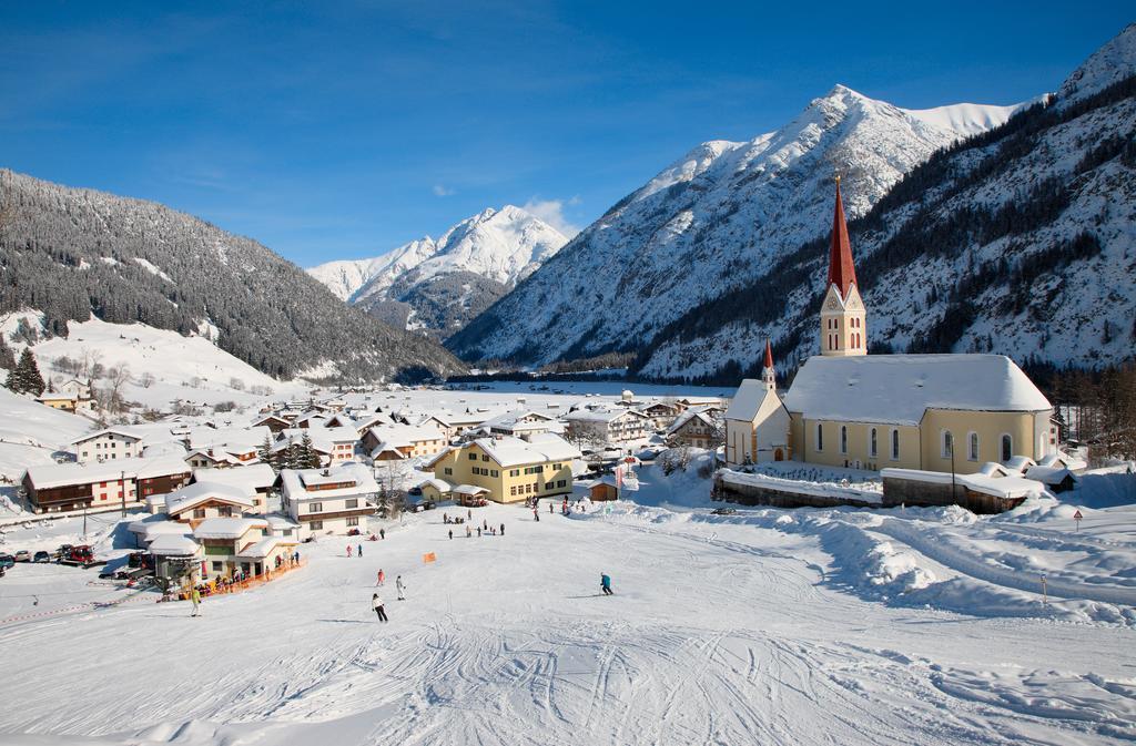 Gasthof Baren Otel Holzgau Dış mekan fotoğraf